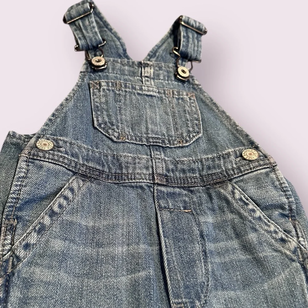 Baby GAP Medium Wash Blue Denim Overalls Size 6-12 Months